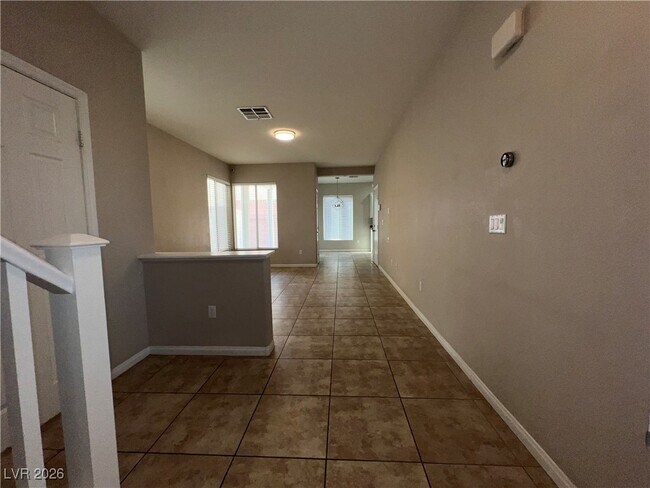 8159 Golden Flowers St in Las Vegas, NV - Building Photo - Building Photo