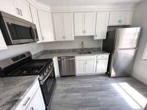 29 Standish Rd in Stamford, CT - Building Photo - Building Photo