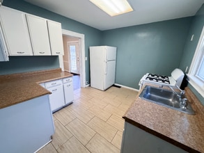 111 Sweet St NE in Grand Rapids, MI - Building Photo - Building Photo