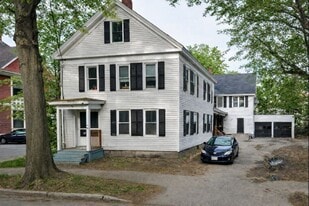 98 High St in Auburn, ME - Building Photo