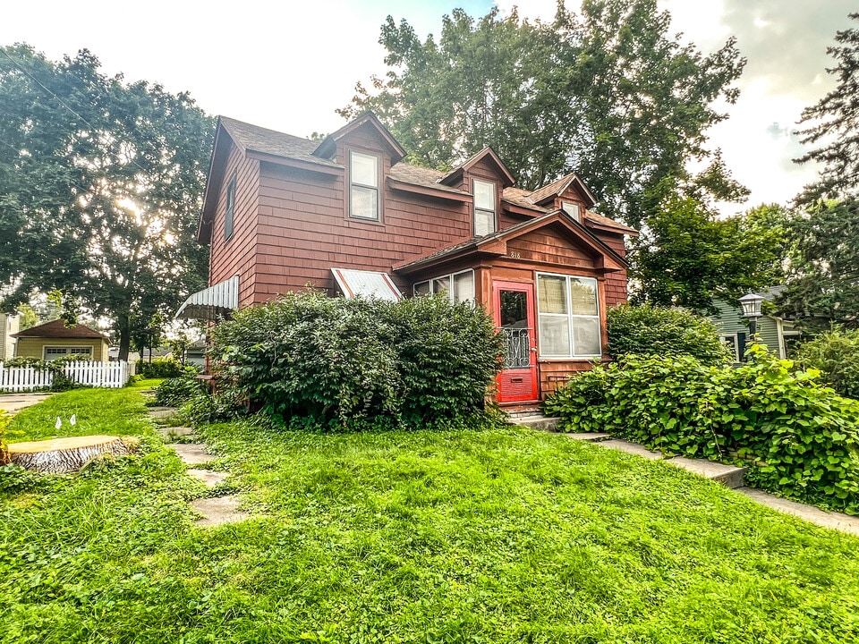 818 7th St S in Stillwater, MN - Foto de edificio