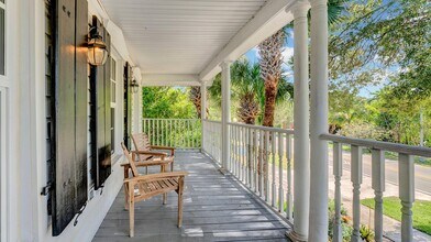306 N Swinton Ave in Delray Beach, FL - Foto de edificio - Building Photo