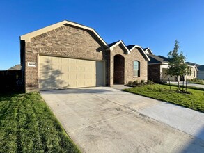 2025 Ensor Dr in Little Elm, TX - Building Photo - Building Photo