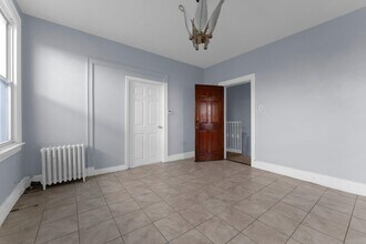 327 Columbia Ave in Jersey City, NJ - Building Photo - Building Photo