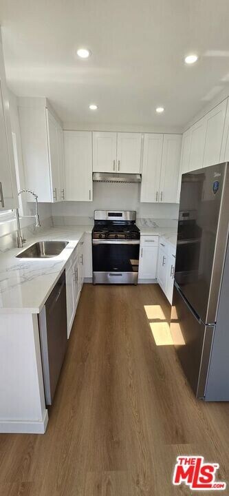 1308 N Poinsettia Pl in Los Angeles, CA - Building Photo