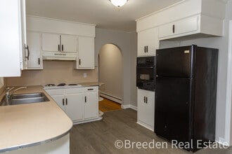 300 Oakland Ave in Morganton, NC - Building Photo - Building Photo