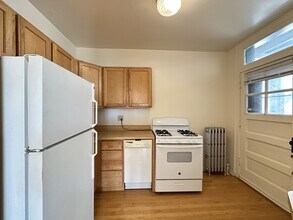4301 N Francisco Ave, Unit M02H in Chicago, IL - Building Photo - Building Photo
