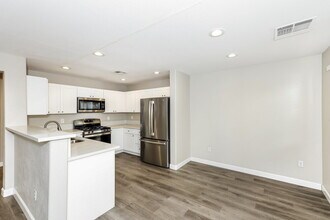 9289 Hainsworth Ave in Las Vegas, NV - Building Photo - Building Photo