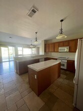 11916 Grecian Laurel St in Bakersfield, CA - Building Photo - Building Photo