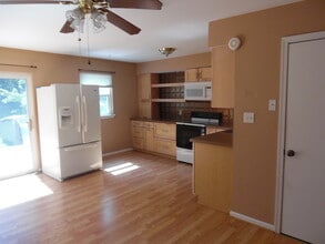 518 Old Forge Dr in Bath, PA - Building Photo - Building Photo