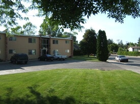 Arbor Court Apartments
