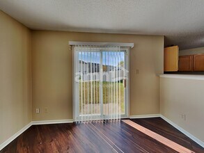 10383 Homestead Dr in Brownsburg, IN - Foto de edificio - Building Photo