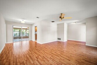 8568 Thims Ave in Jacksonville, FL - Building Photo - Building Photo