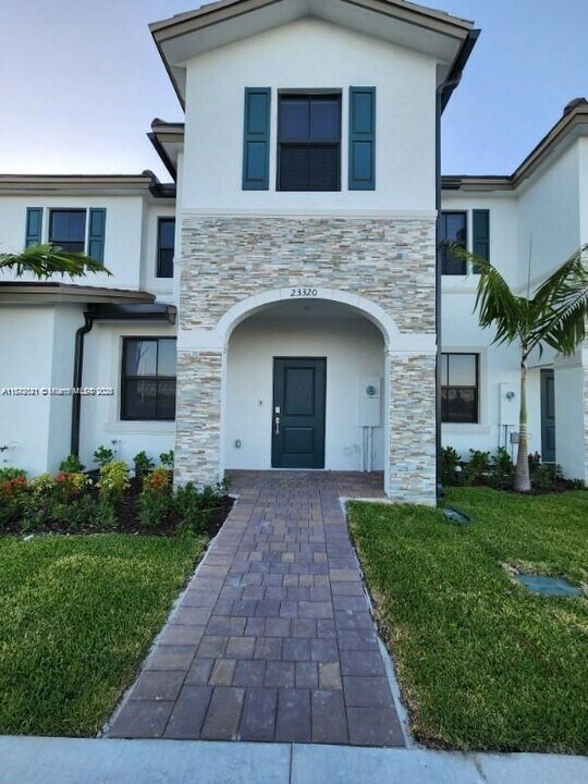 23320 SW 127th Ct in Homestead, FL - Building Photo