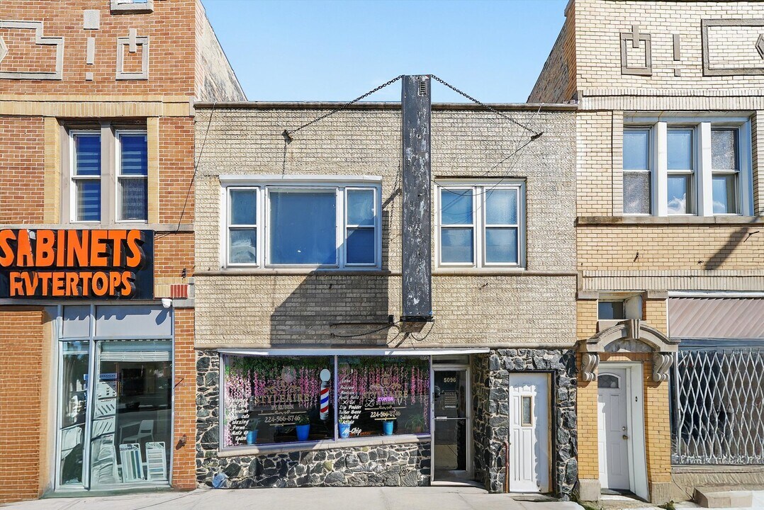 5096 S Archer Ave in Chicago, IL - Building Photo