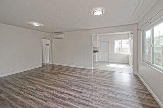 11864 Manor Dr in Hawthorne, CA - Building Photo - Building Photo