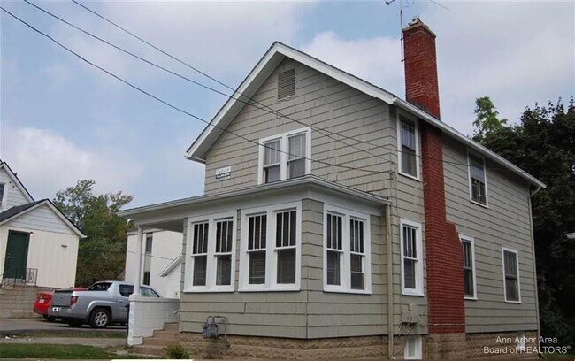 109 Hill St, Unit 4 in Ann Arbor, MI - Building Photo - Building Photo