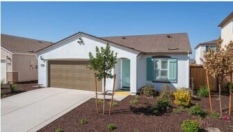 8882 Fairport Ave in Sacramento, CA - Building Photo