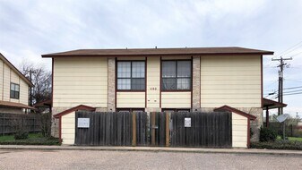 1102 Covey Ln, Unit # B in Killeen, TX - Building Photo