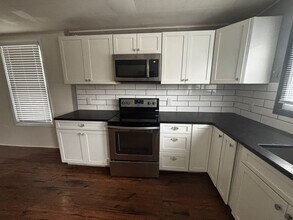 1104 Pierre St in Manhattan, KS - Building Photo - Building Photo