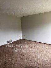 82 Beagle Club Rd in Jumping Branch, WV - Building Photo - Building Photo