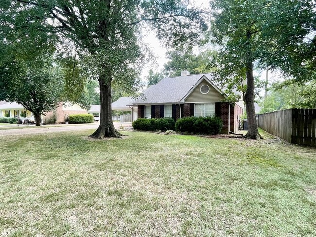 1230 Michael St in Flowood, MS - Building Photo - Building Photo