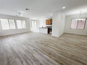 7445 Calzado Dr in Las Vegas, NV - Building Photo - Building Photo