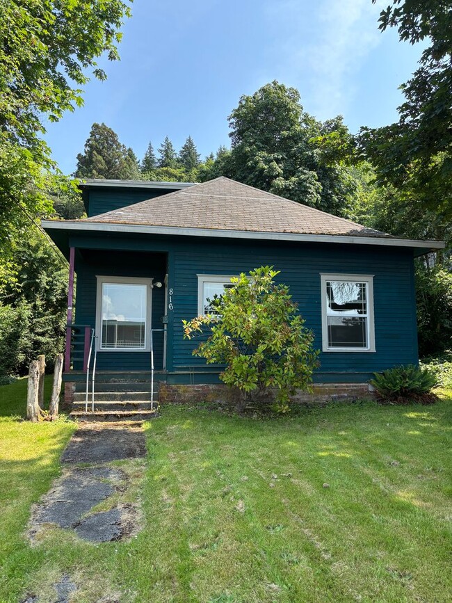 property at 816 High St