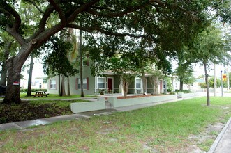 2790 1st Ave N in St. Petersburg, FL - Building Photo - Building Photo