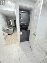 14 Schoolbridge St in Ajax, ON - Building Photo - Building Photo