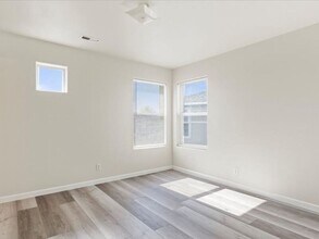 6405N Chapel Hill Blvd in Pasco, WA - Building Photo - Building Photo