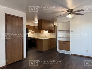 2721 N Locust St in Appleton, WI - Building Photo - Building Photo