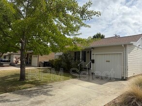 1137 Janey Way in Sacramento, CA - Building Photo - Building Photo