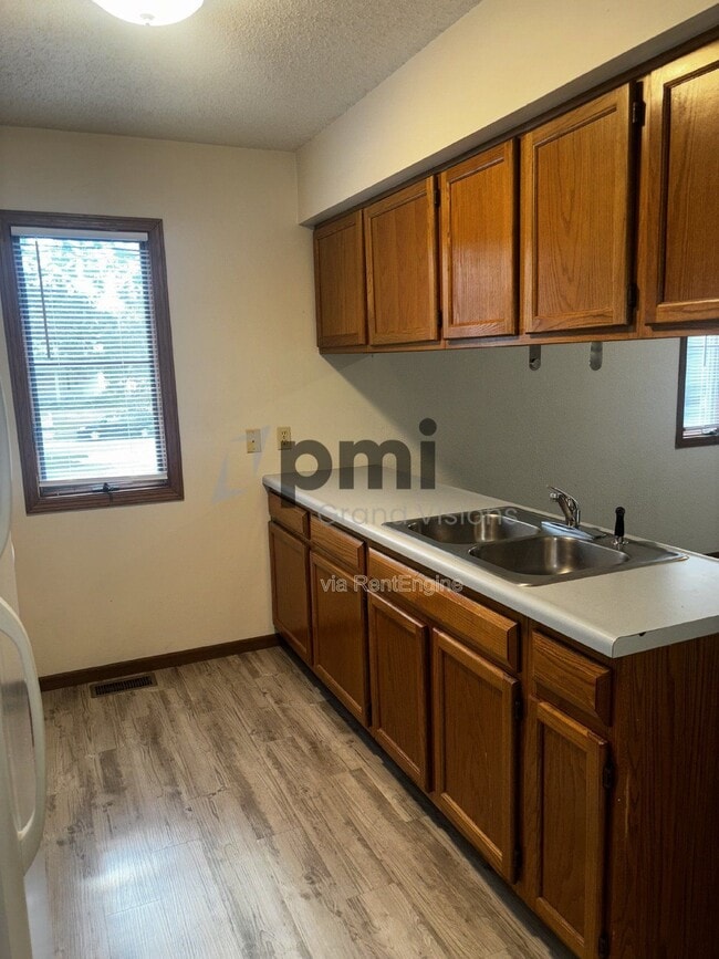 property at 1103 6th St