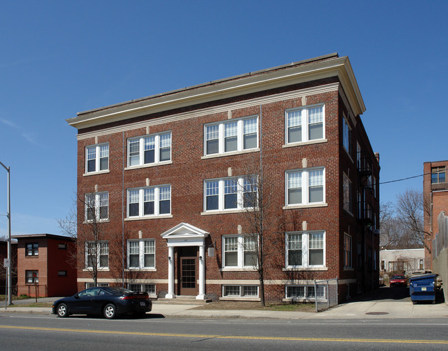 329 Beech St in Holyoke, MA - Foto de edificio - Building Photo