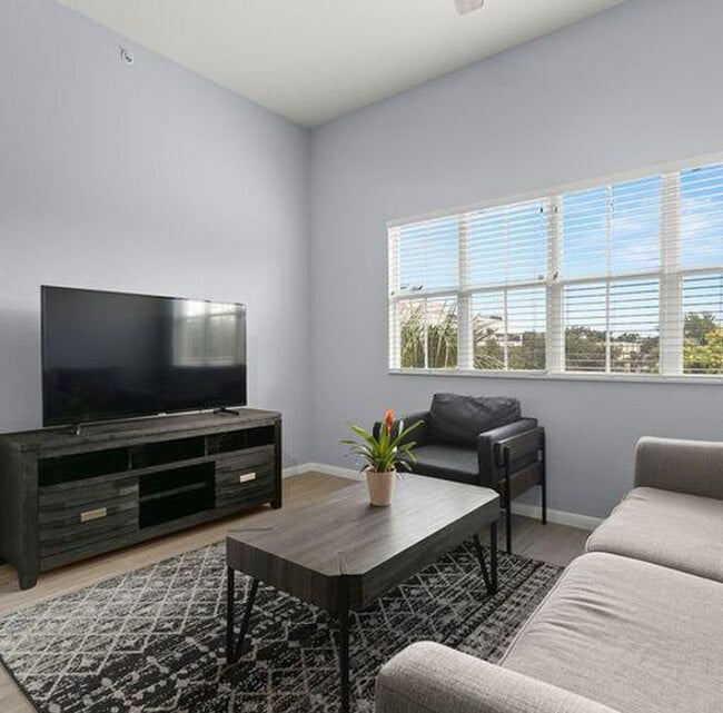 property at 2320 W Azeele St