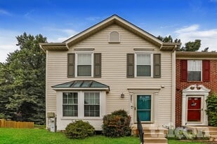 9851 Bayline Cir in Owings Mills, MD - Building Photo