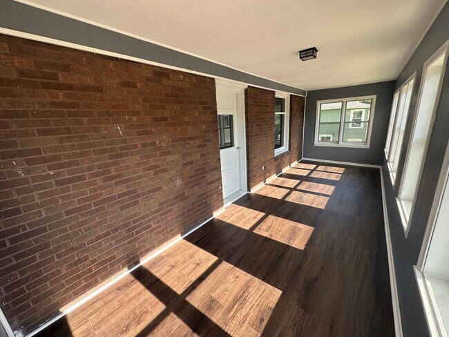1819 4th St NE, Unit 2 in Minneapolis, MN - Building Photo - Building Photo