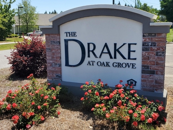 The Drake at Oak Grove Apartments in Hattiesburg, MS - Building Photo