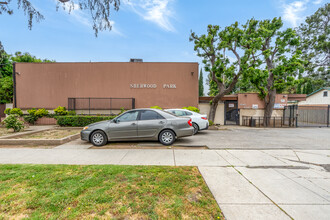 Sherwood Park in Van Nuys, CA - Building Photo - Building Photo