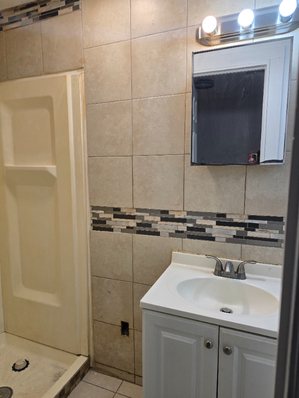 2255 S Hemberger St, Unit 1 in Philadelphia, PA - Foto de edificio - Building Photo