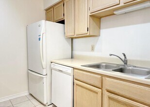 1523 Lincoln Way in McLean, VA - Building Photo - Building Photo