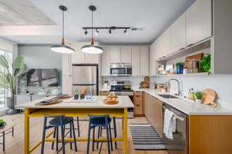 Hub Bloomington in Bloomington, IN - Foto de edificio - Interior Photo