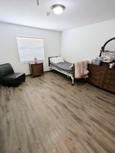 5650 NW 219th Street Rd in Micanopy, FL - Foto de edificio - Building Photo