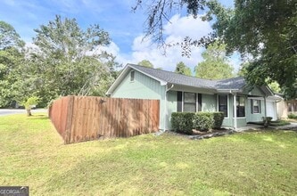 317 Lake View Dr in Kingsland, GA - Building Photo - Building Photo
