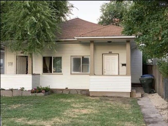 property at 3062 Adams Ave