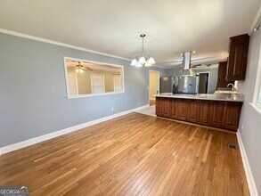 560 Greencrest Dr in Athens, GA - Building Photo - Building Photo