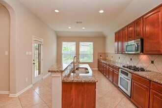 6803 Millwright St in Sugar Land, TX - Building Photo - Building Photo