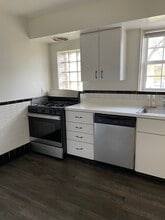 41 Brighton Way, Unit 2N in Clayton, MO - Foto de edificio - Building Photo