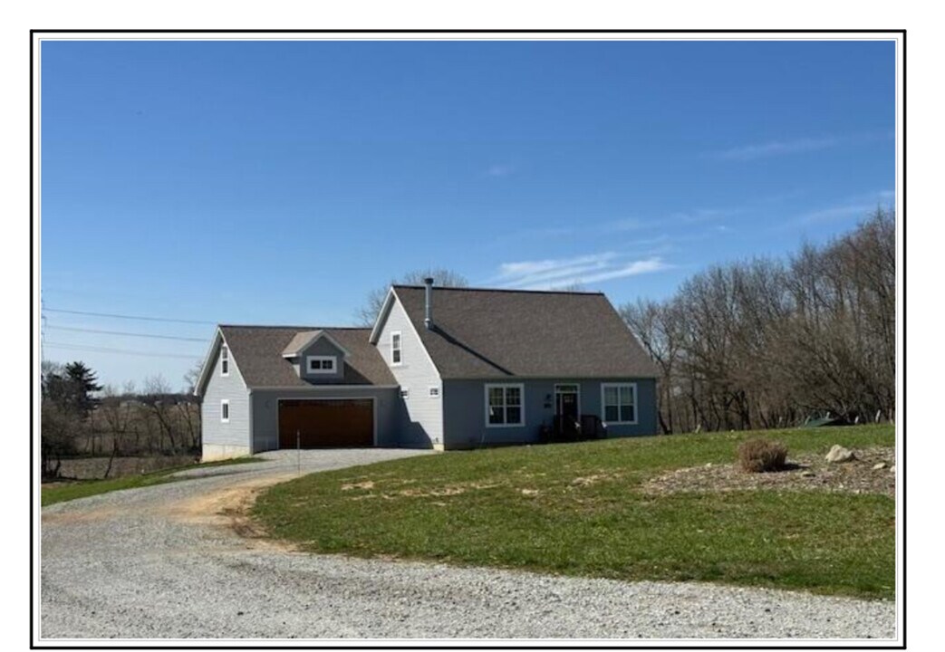 166 W 200 S in Valparaiso, IN - Building Photo